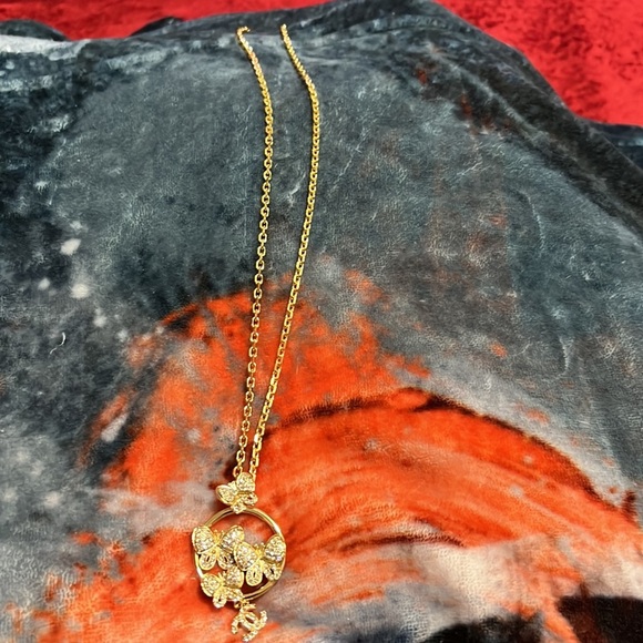 Necklace - Picture 2 of 3